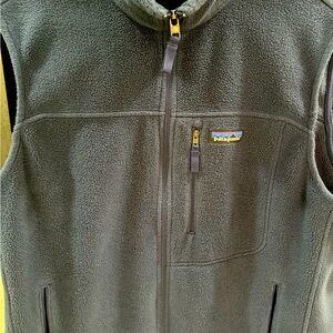 Patagonia Men’s L Navy Blue Fleece Vest
